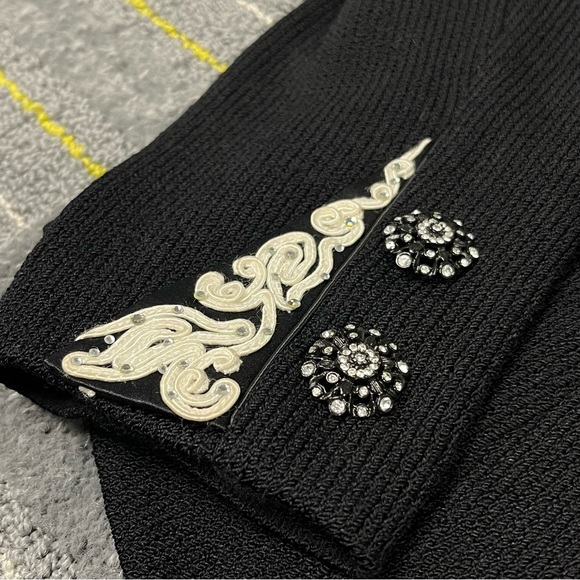 ST. JOHN Evening Santana Knit Blazer Jacket Black Wool Embroidered Beaded Size 2 - Picture 6 of 16